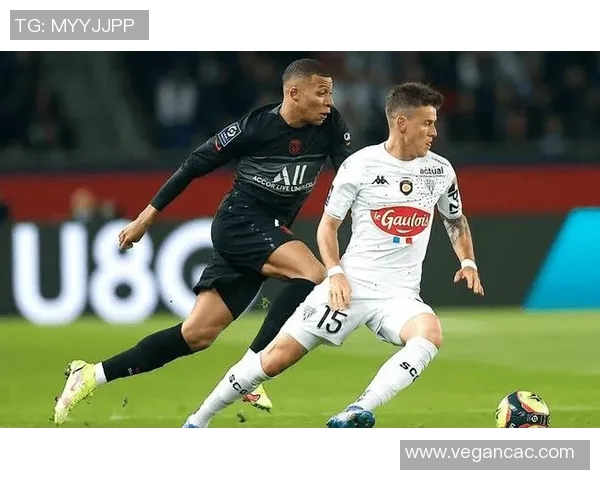 法甲精彩对决尼姆主场迎战摩纳哥全力争胜展现实力 法甲精彩对决尼姆主场迎战摩纳哥全力争胜展现实力