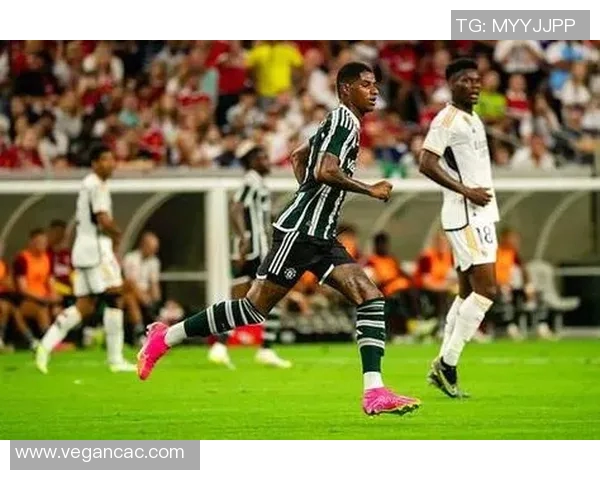 精彩足球比赛3v3视频直播尽在眼前快来一起感受热血对决的魅力与激情